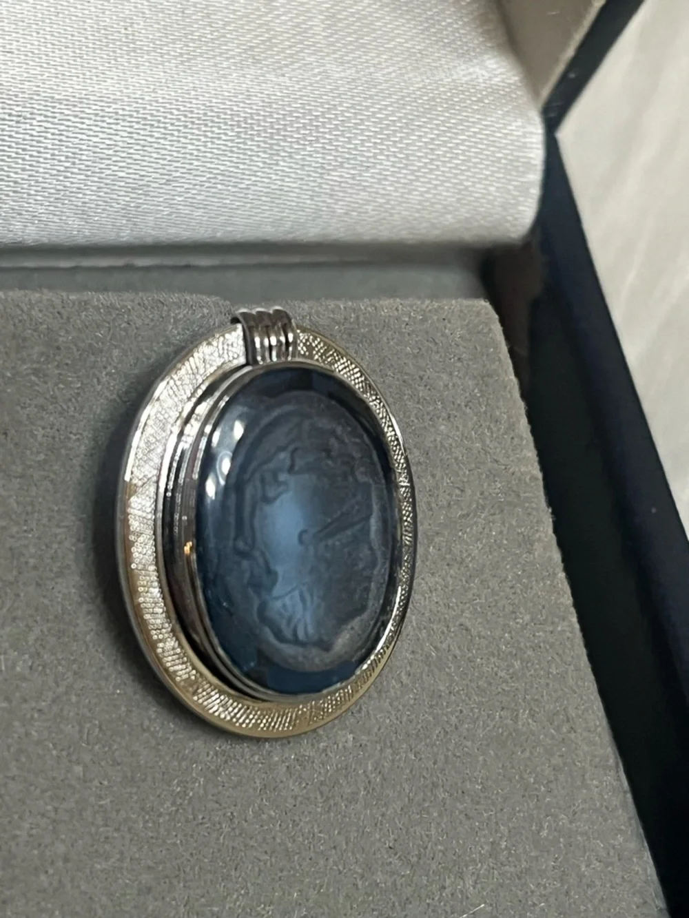 Destino Sterling Gladiator Cameo Cuff Links